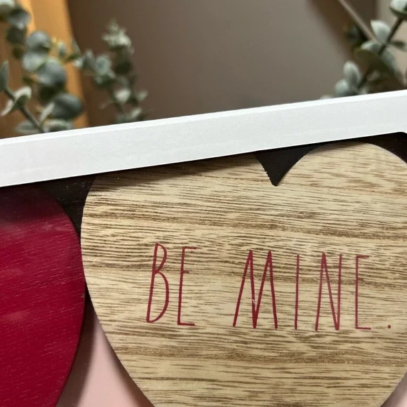 RAE DUNN Valentine’s Day garland - Picture 9 of 9